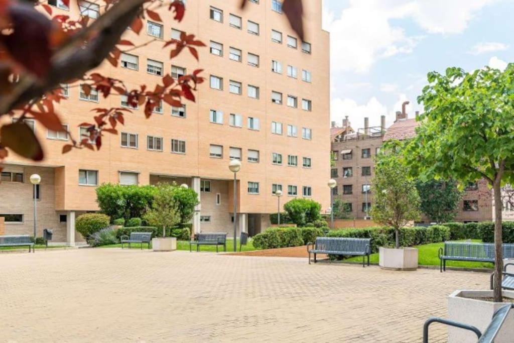 Impresionante Apartamento De 4 Dormitorios 3 Banos Y 2 Plazas De Garaje Мадрид Экстерьер фото