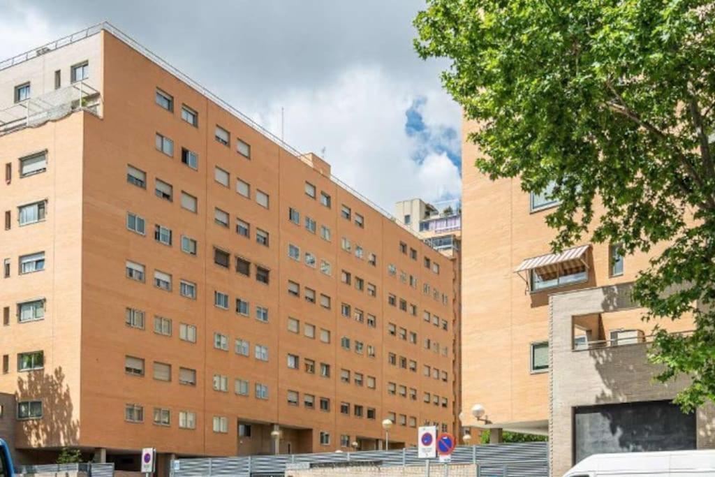 Impresionante Apartamento De 4 Dormitorios 3 Banos Y 2 Plazas De Garaje Мадрид Экстерьер фото